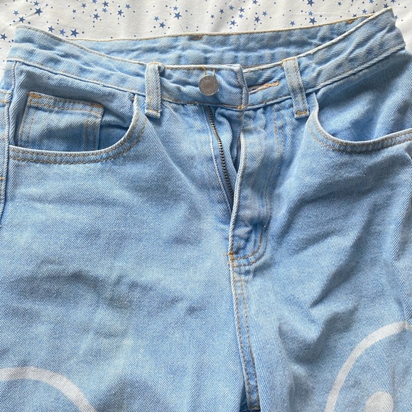 Women’s melting smiley face jeans. In good condition! - Picture 3 of 3